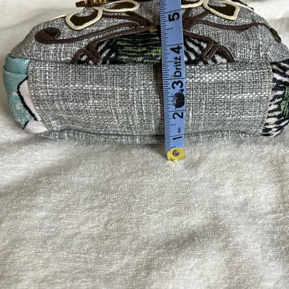 Boho Crossbody Bag Stylish Flower Design - Picture 3 of 13